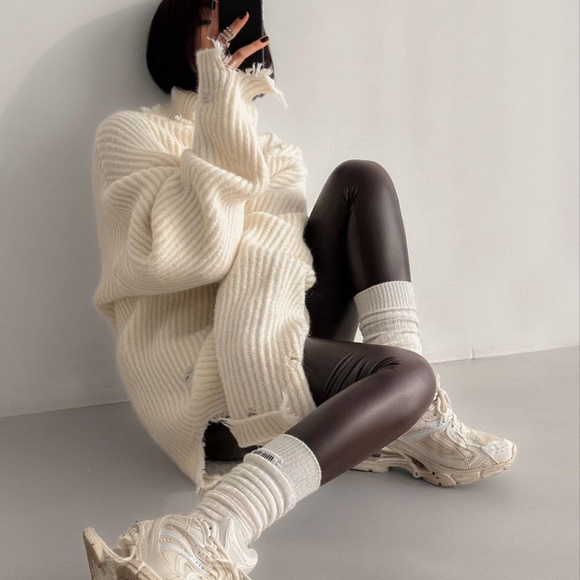 Ripped White knitted turtleneck sweater - Picture 12 of 15